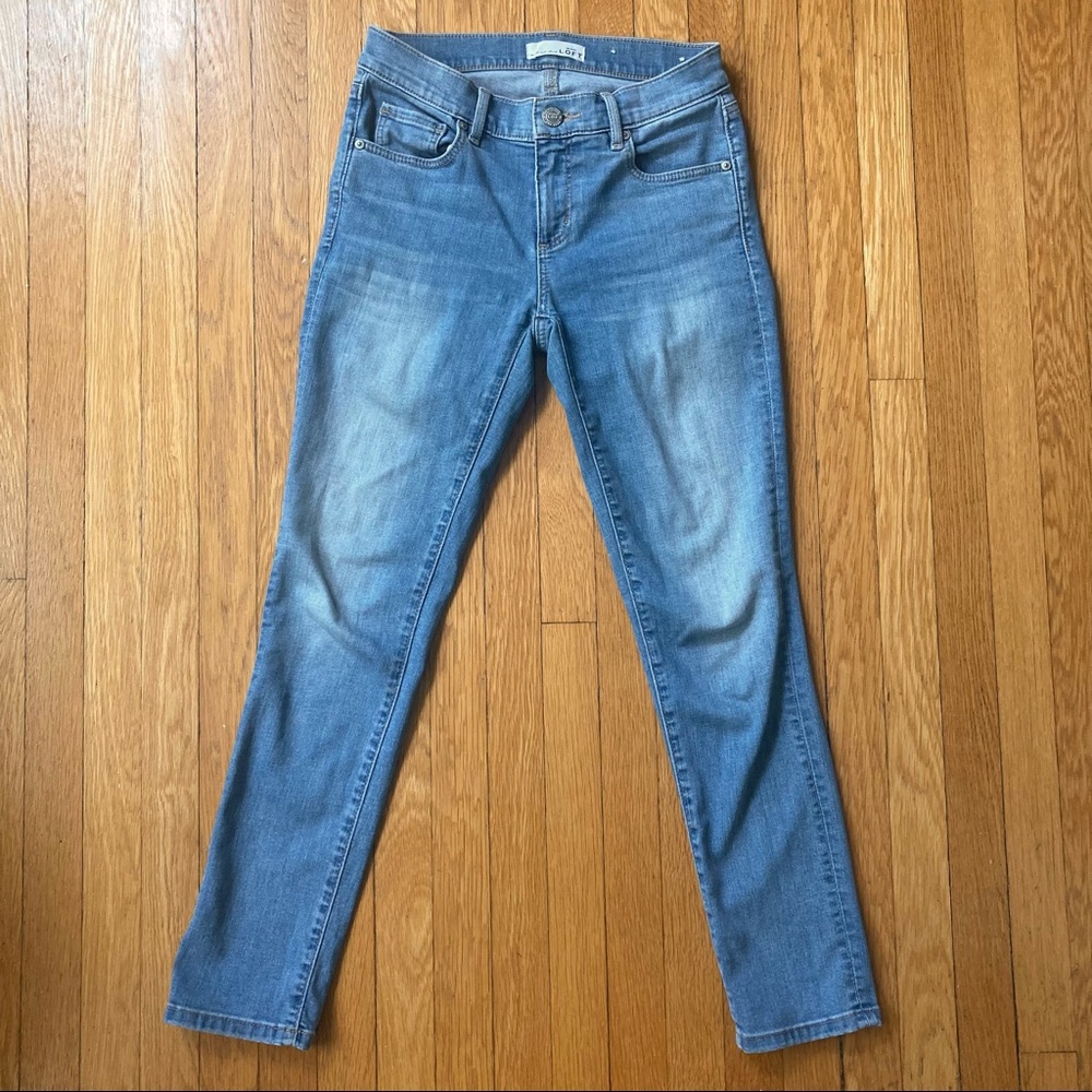 Light wash skinny ankle jeans